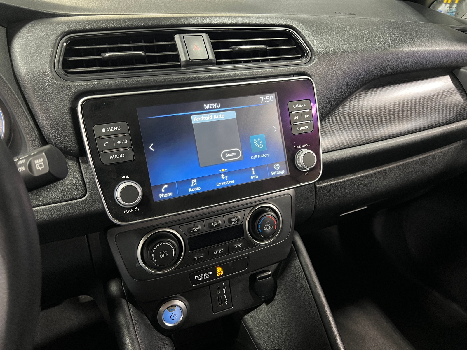 Thumbnail: 2022 Nissan Leaf - 4