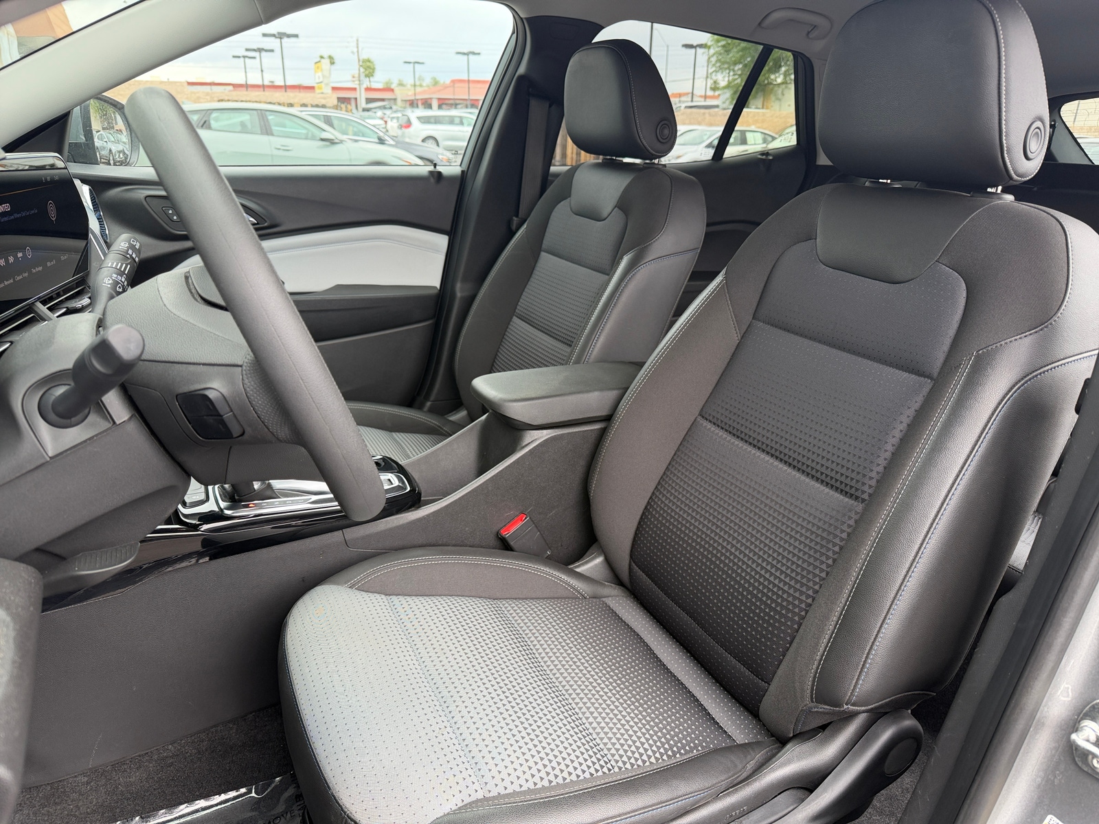 Thumbnail: 2025 Chevrolet Trax - 2
