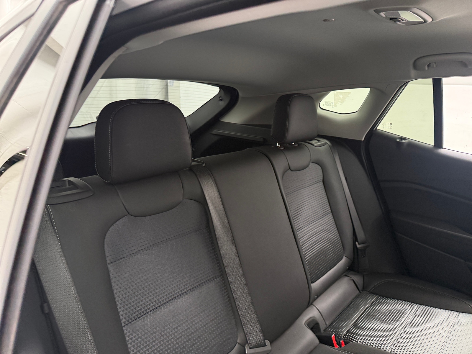 Thumbnail: 2025 Chevrolet Trax - 6