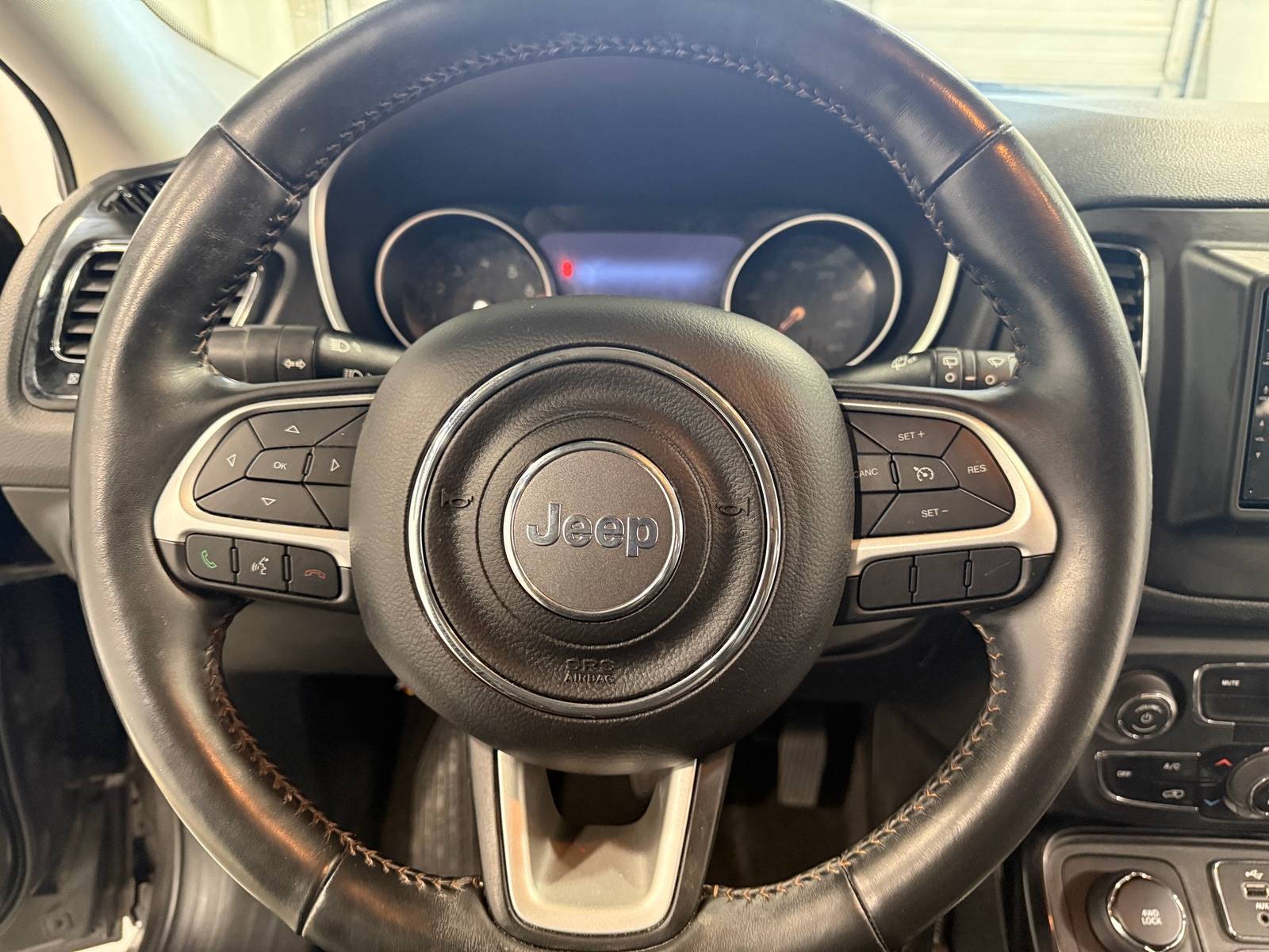 Thumbnail: 2018 Jeep Compass - 4