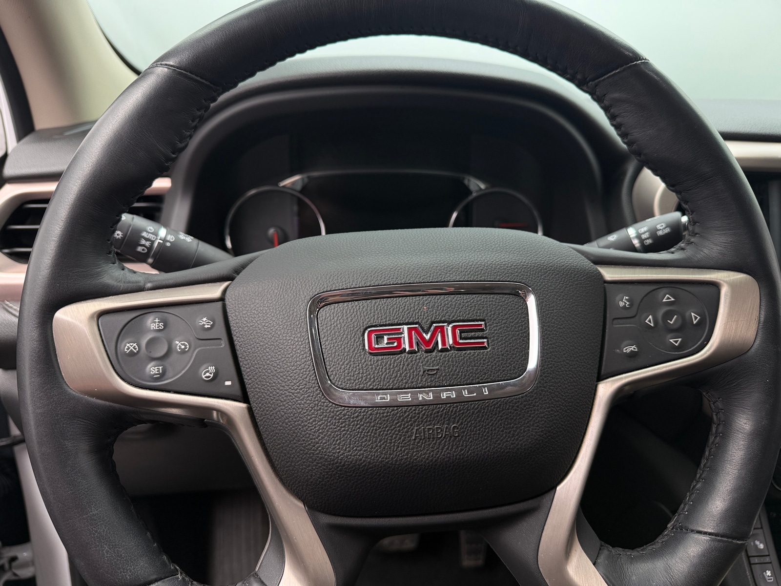 Thumbnail: 2017 GMC Acadia - 4