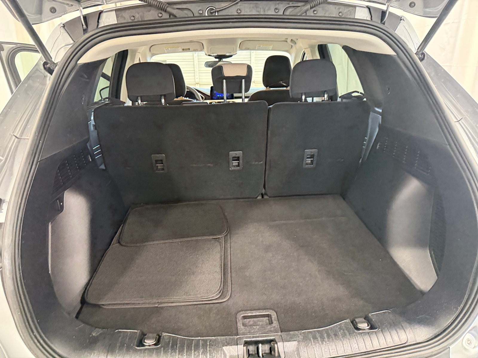 Thumbnail: 2022 Ford Escape - 7