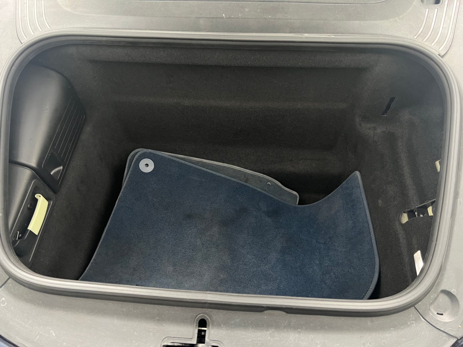 Thumbnail: 2015 Porsche 911 - 4