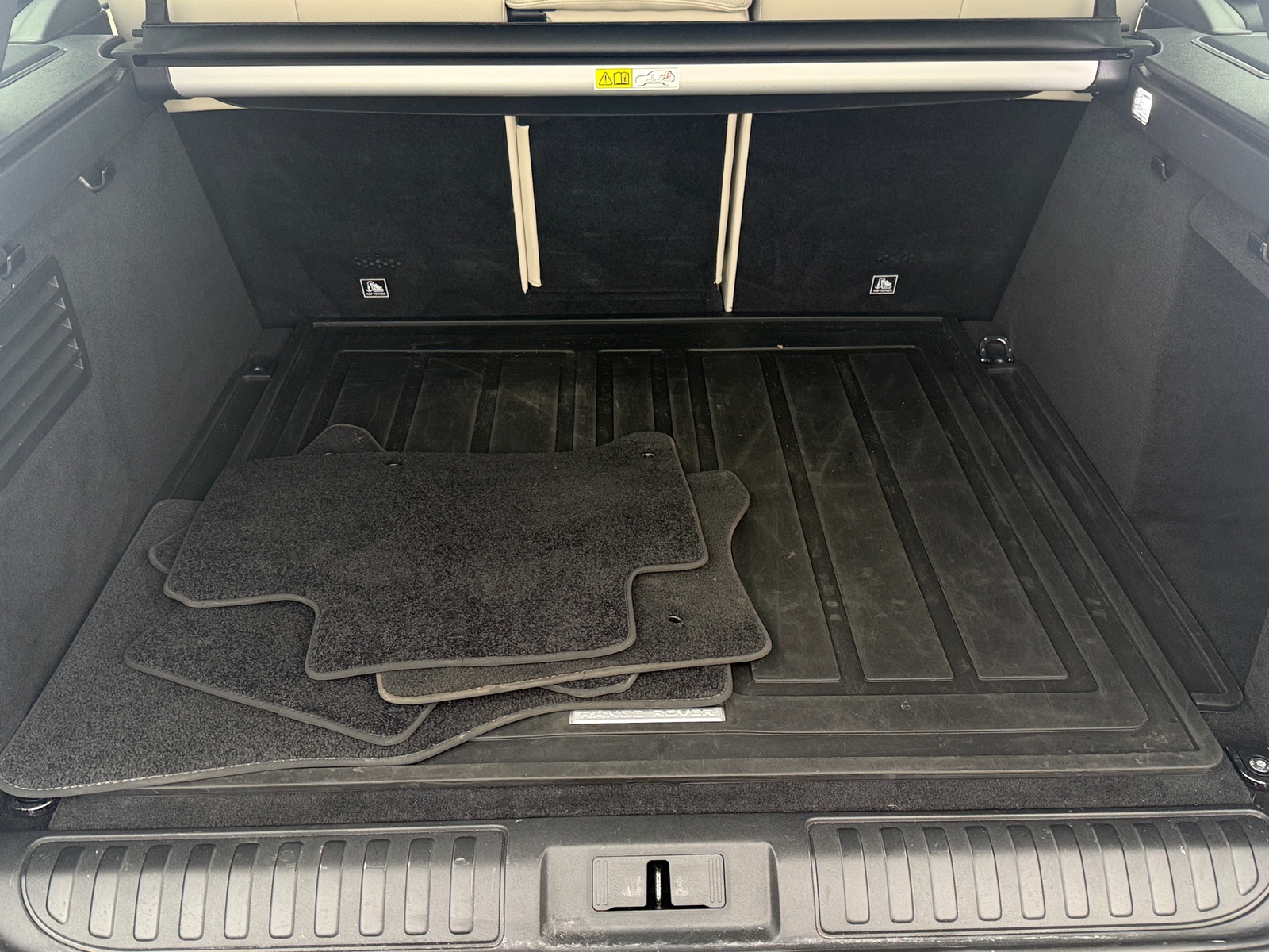 Thumbnail: 2022 Land Rover Range Rover Sport - 6