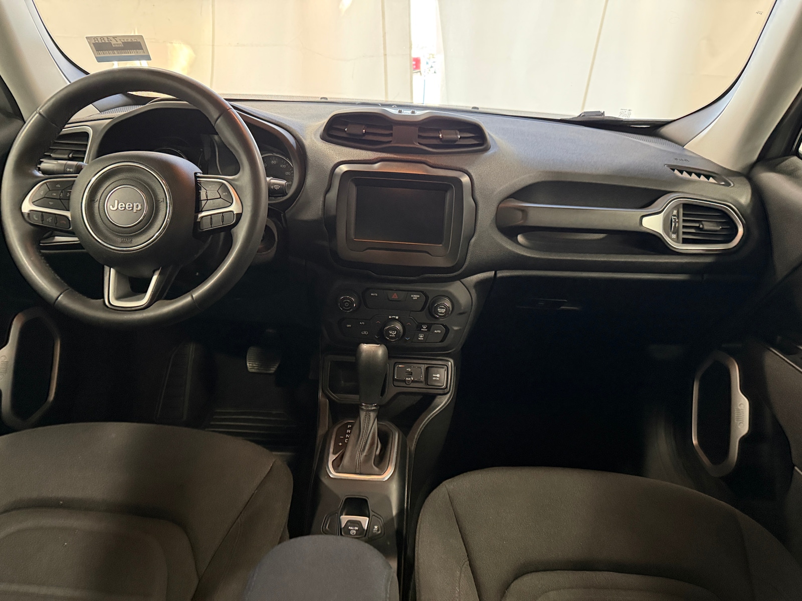 Thumbnail: 2019 Jeep Renegade - 3