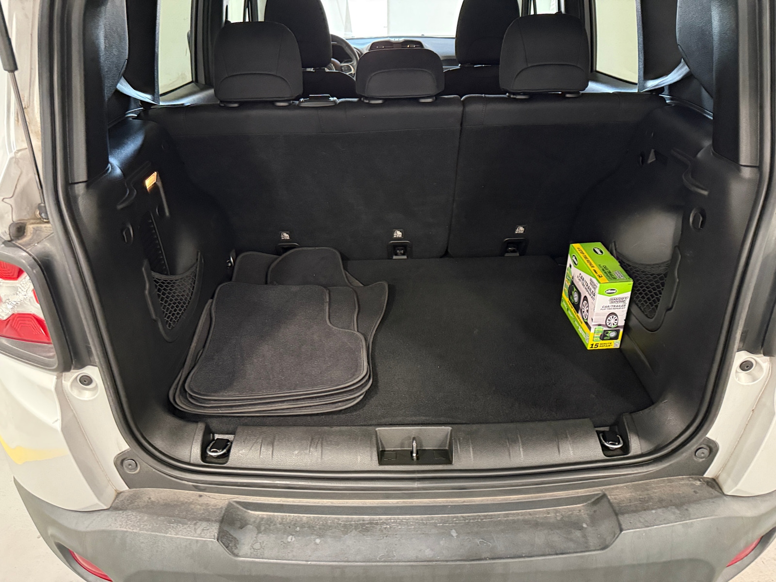 Thumbnail: 2019 Jeep Renegade - 7