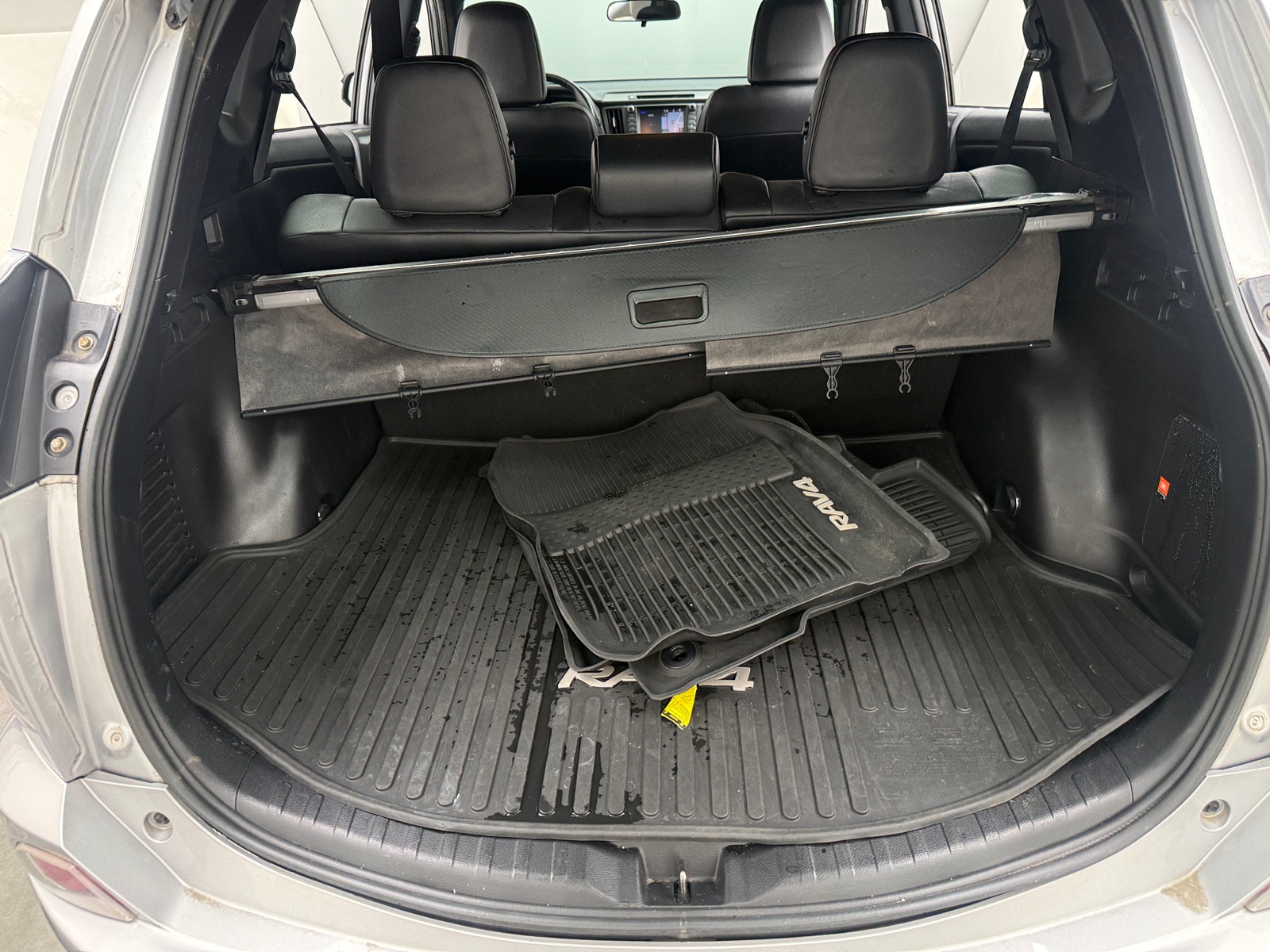 Thumbnail: 2016 Toyota RAV4 - 6