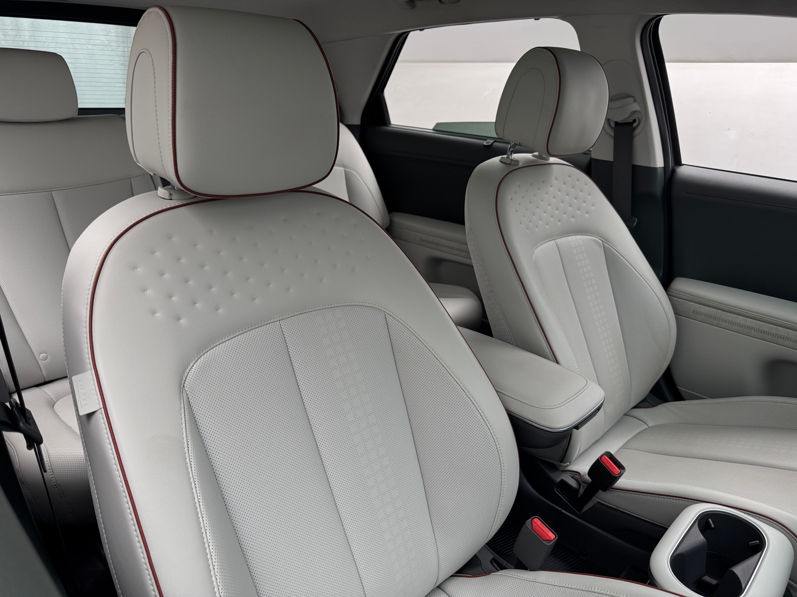 Thumbnail: 2022 Hyundai Ioniq 5 - 2