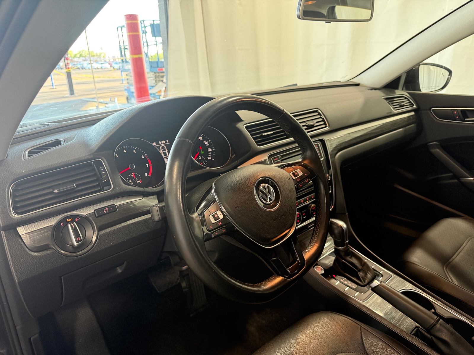 Thumbnail: 2018 Volkswagen Passat - 2