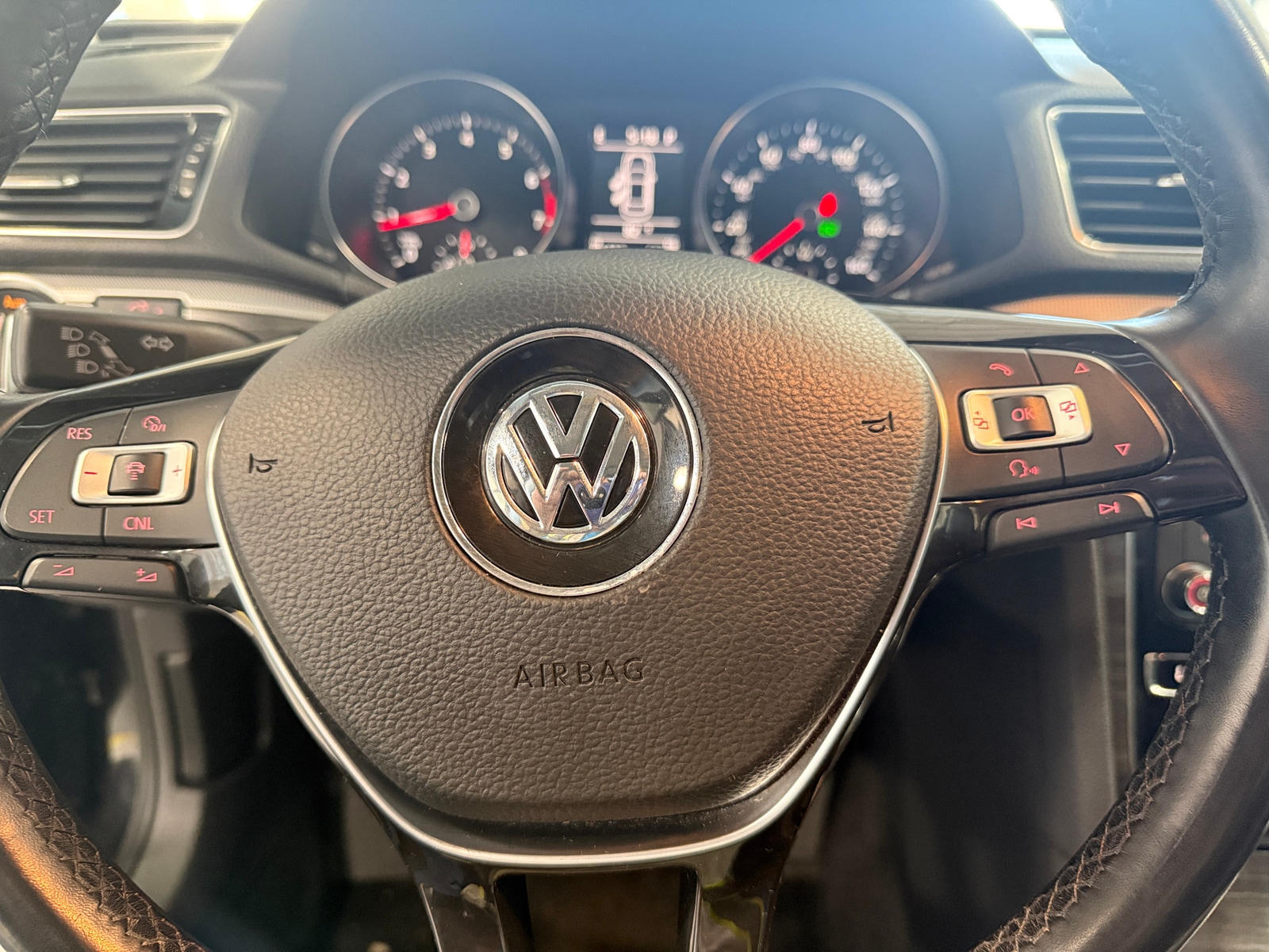 Thumbnail: 2018 Volkswagen Passat - 4