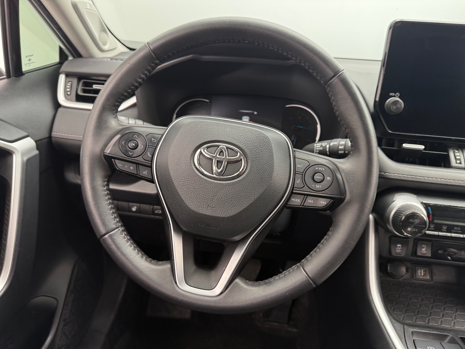 Thumbnail: 2023 Toyota RAV4 - 4