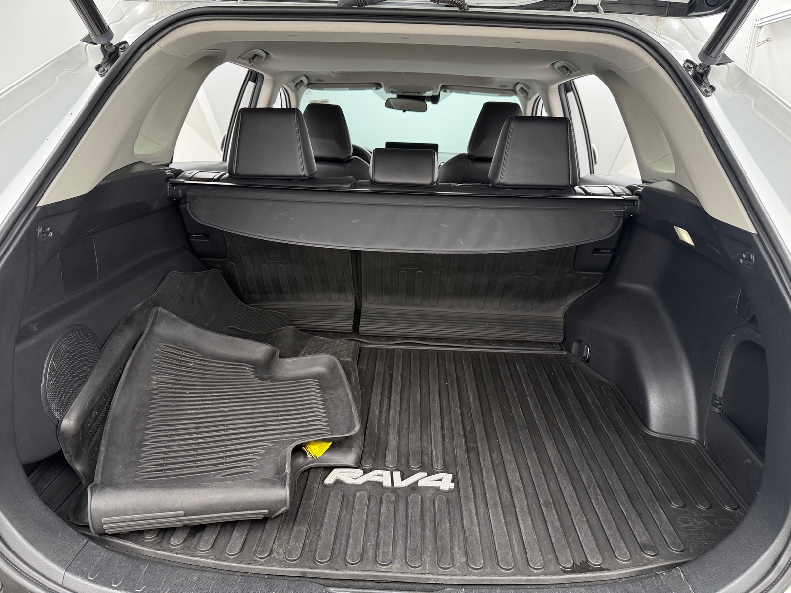 Thumbnail: 2023 Toyota RAV4 - 6