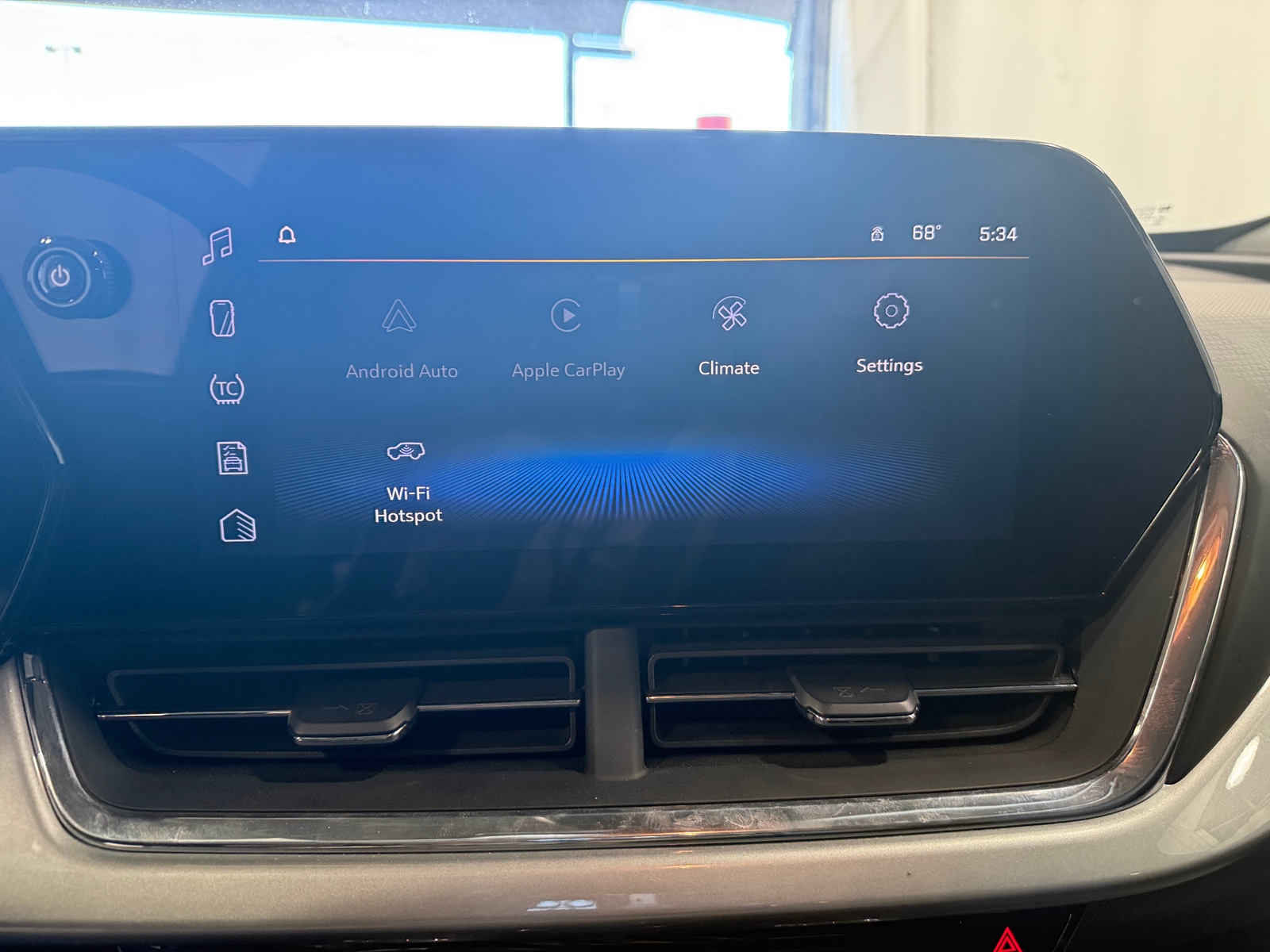 Thumbnail: 2025 Chevrolet Trax - 4