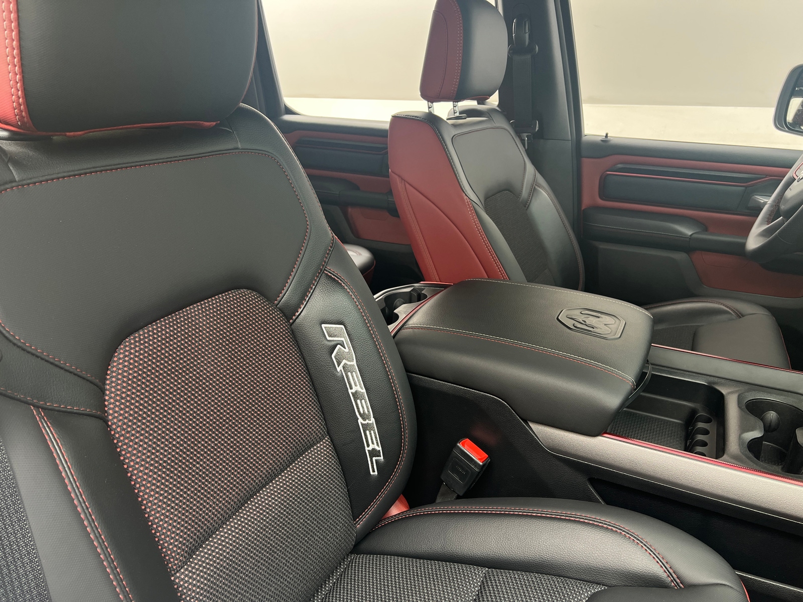 Thumbnail: 2025 RAM 1500 - 2