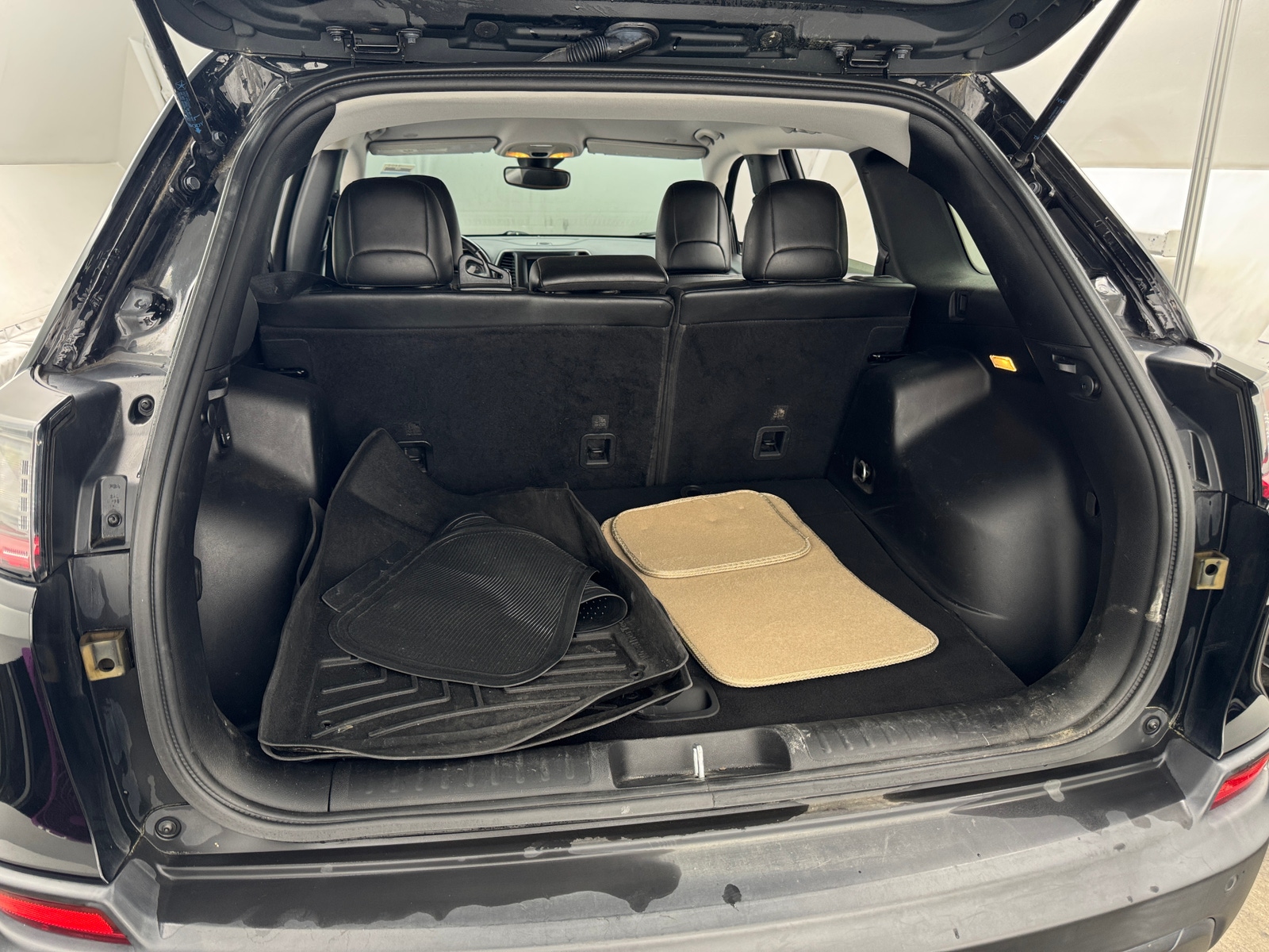 Thumbnail: 2021 Jeep Cherokee - 7