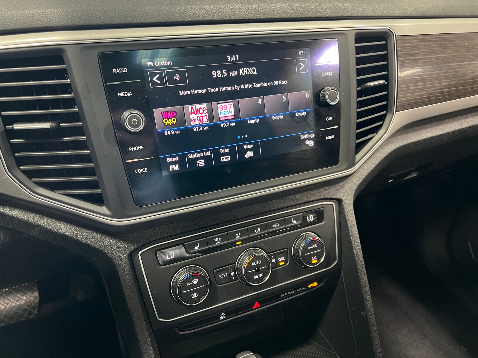 Thumbnail: 2019 Volkswagen Atlas - 3