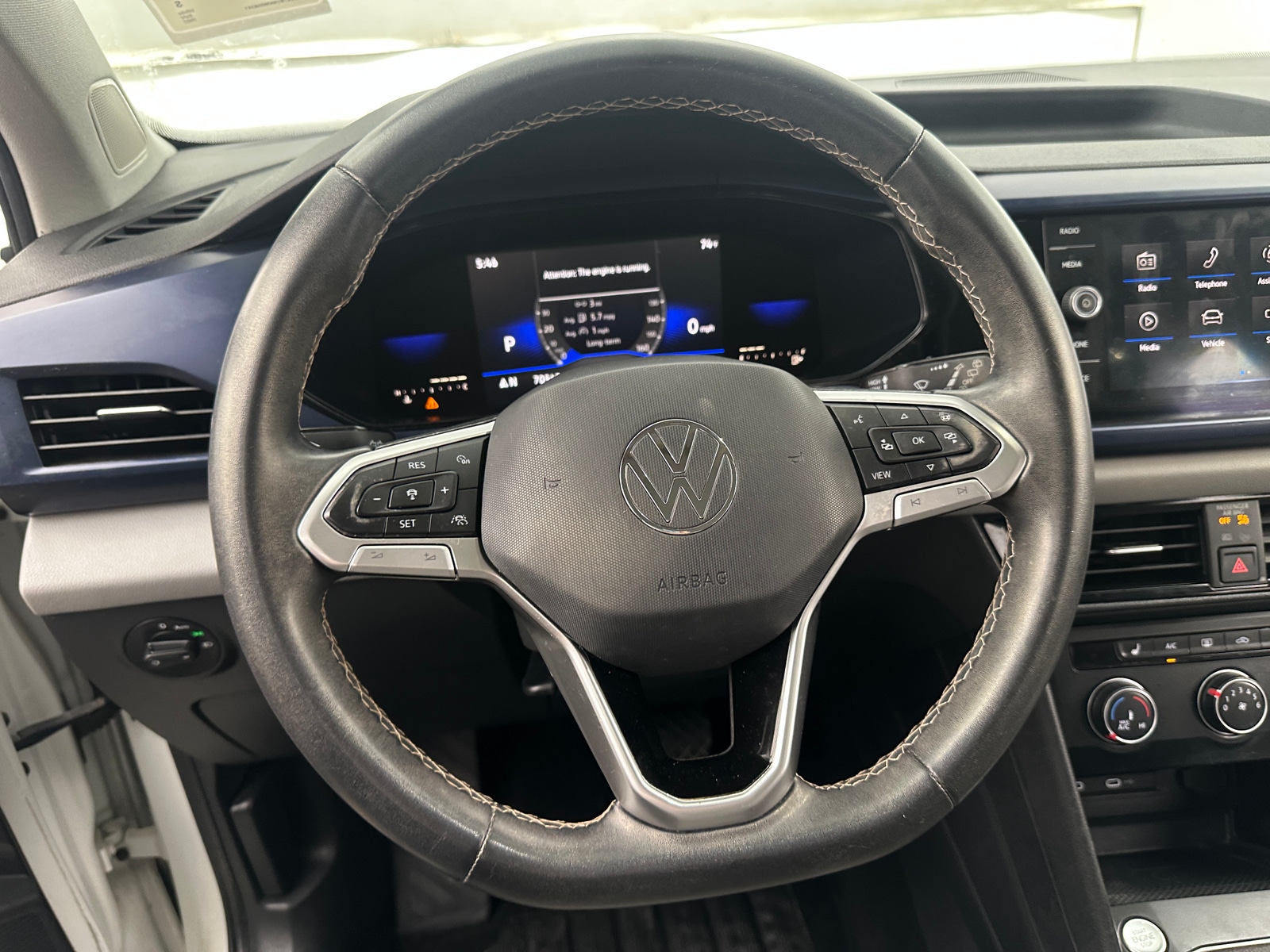 Thumbnail: 2022 Volkswagen Taos - 4