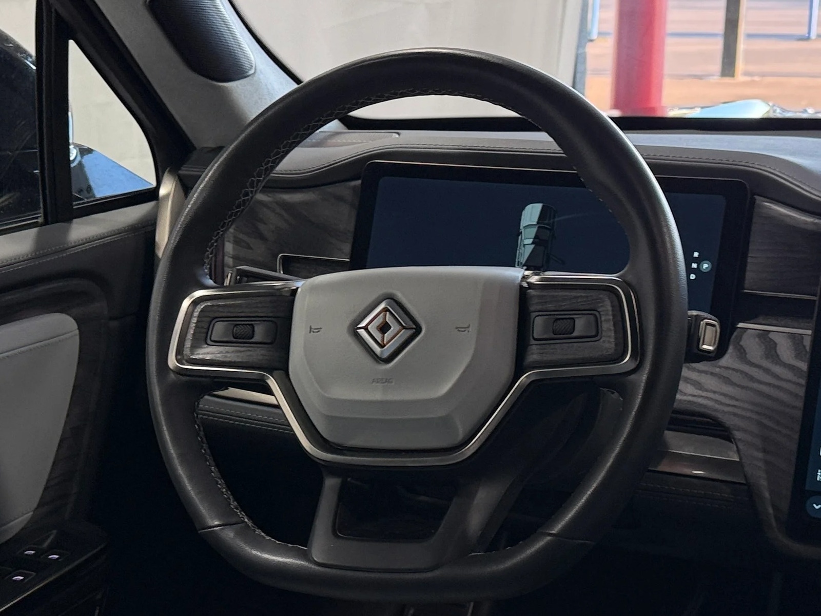 Thumbnail: 2022 Rivian R1T - 4