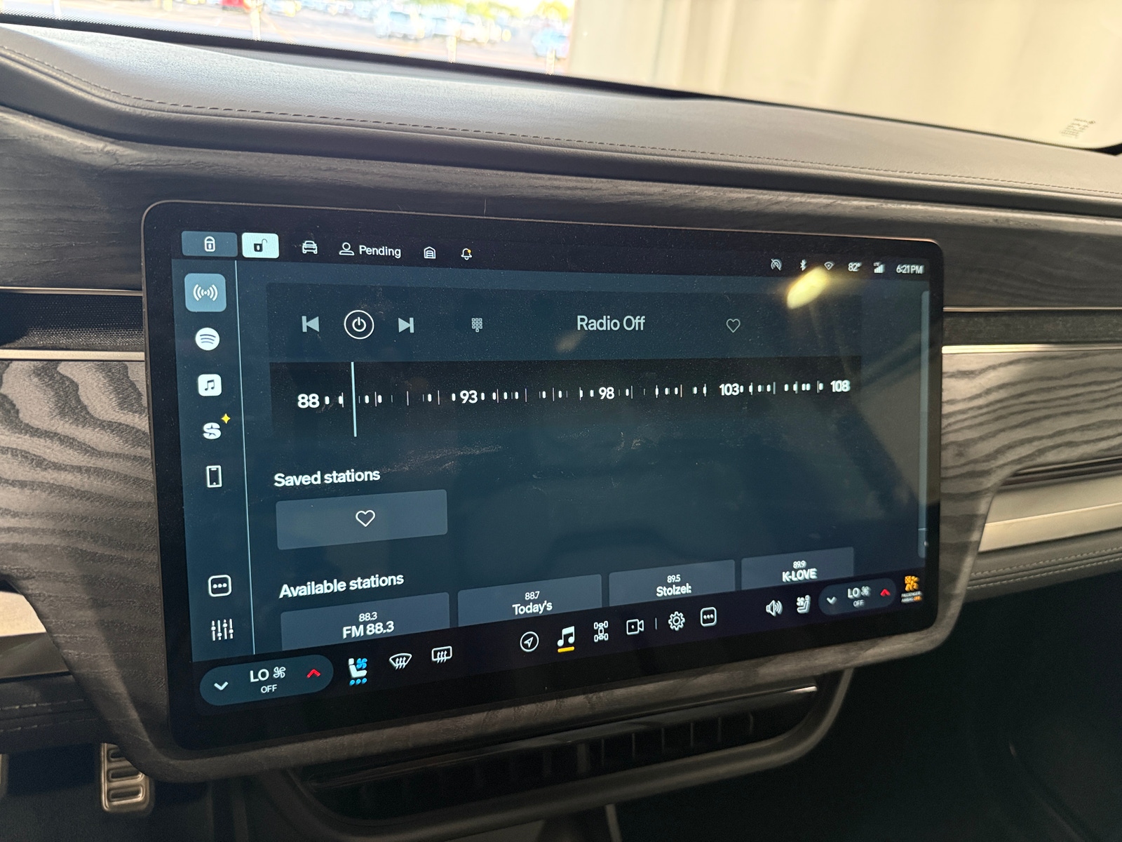 Thumbnail: 2022 Rivian R1T - 3