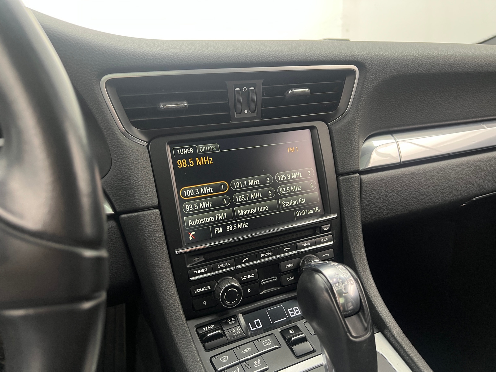 Thumbnail: 2015 Porsche 911 - 2