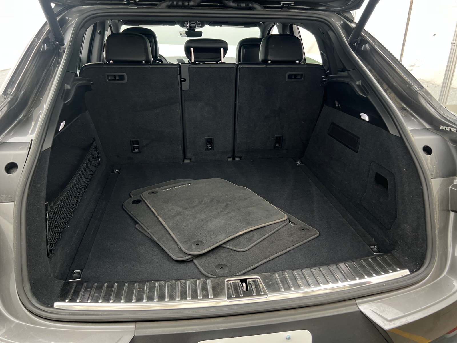 Thumbnail: 2023 Porsche  - 6