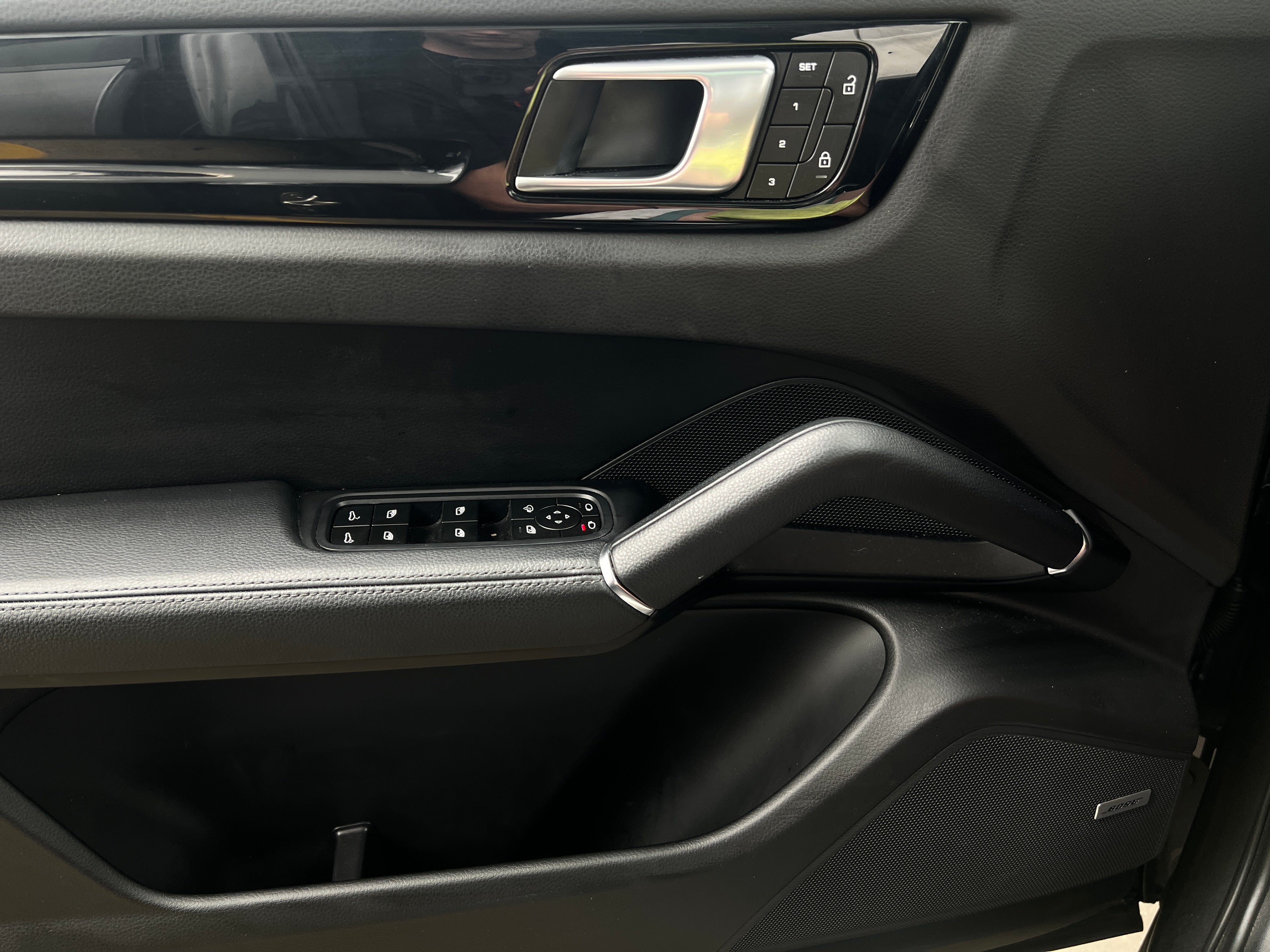 2023 Porsche Cayenne Coup