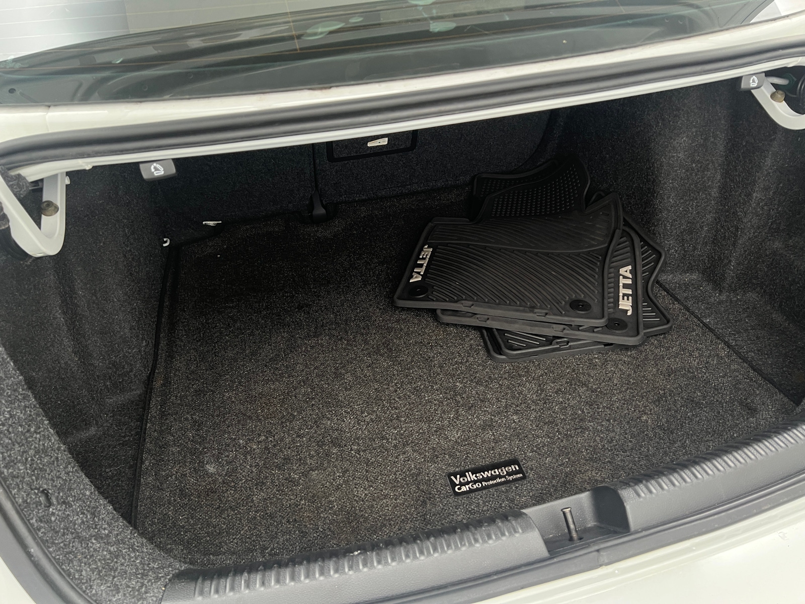 Thumbnail: 2017 Volkswagen Jetta - 6