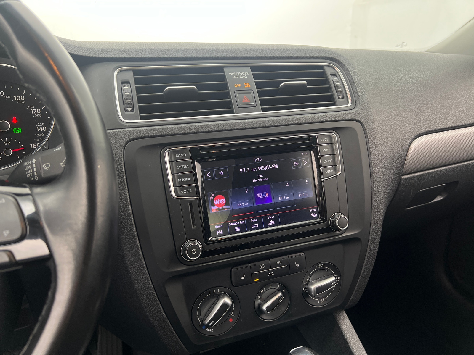 Thumbnail: 2017 Volkswagen Jetta - 3