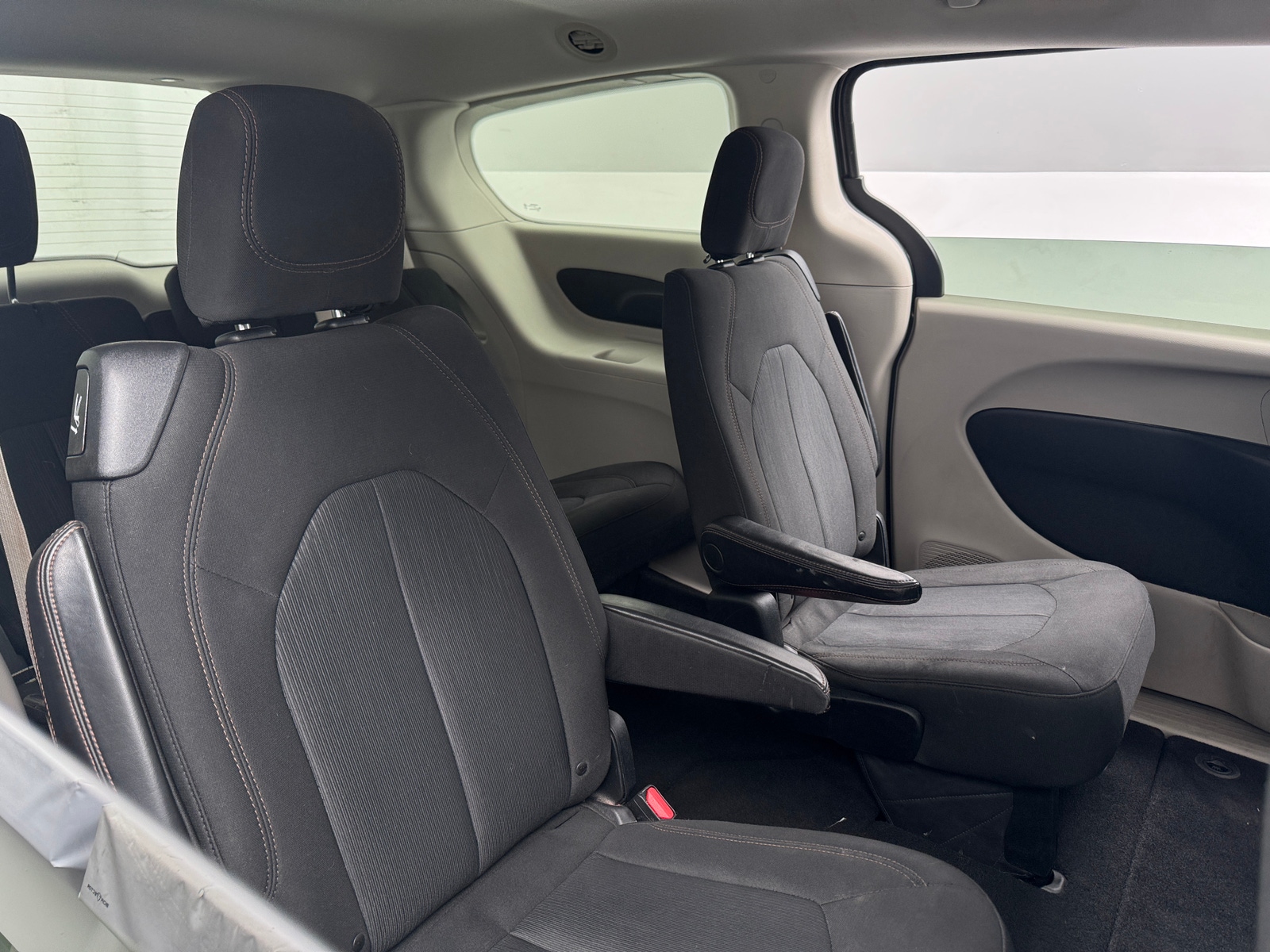 Thumbnail: 2018 Chrysler Pacifica - 6