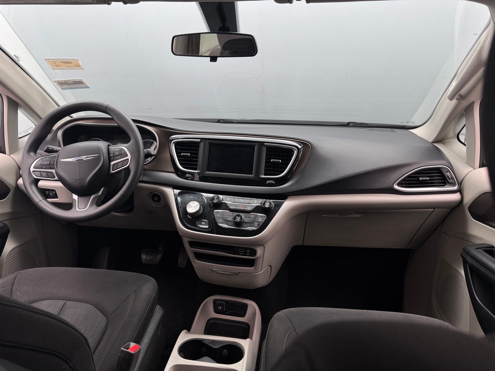 Thumbnail: 2018 Chrysler Pacifica - 3