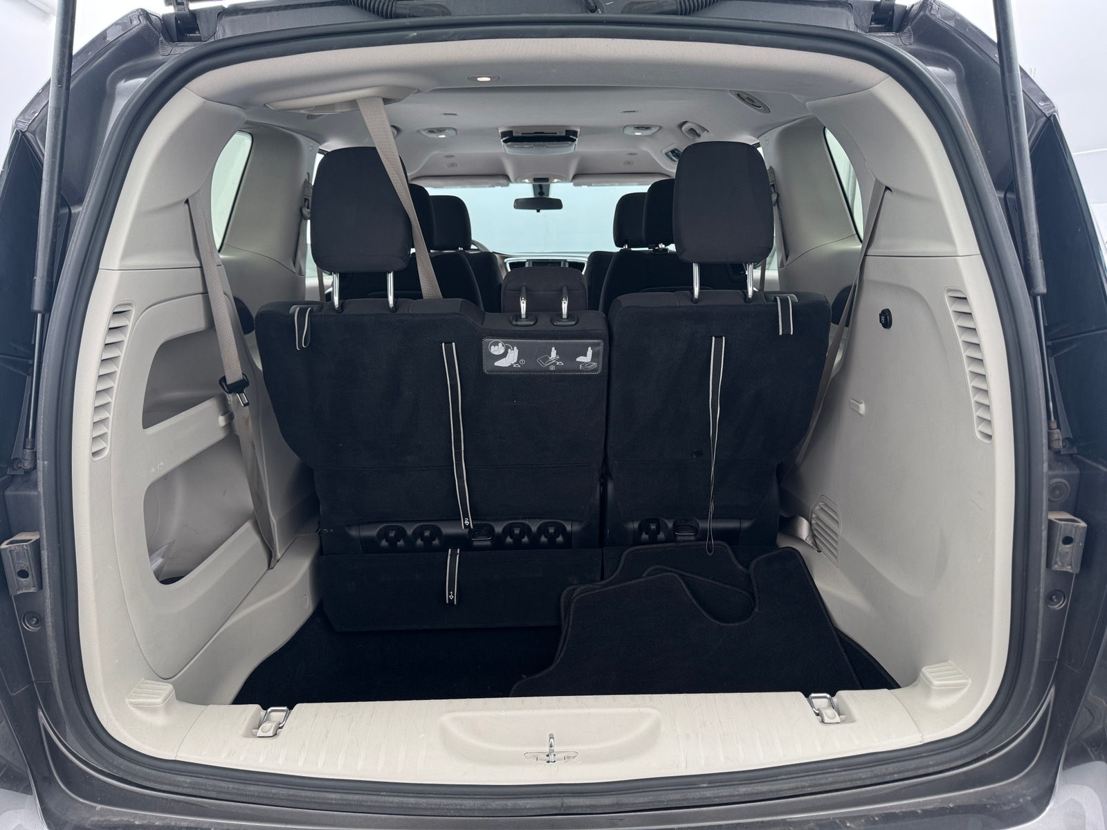 Thumbnail: 2018 Chrysler Pacifica - 7