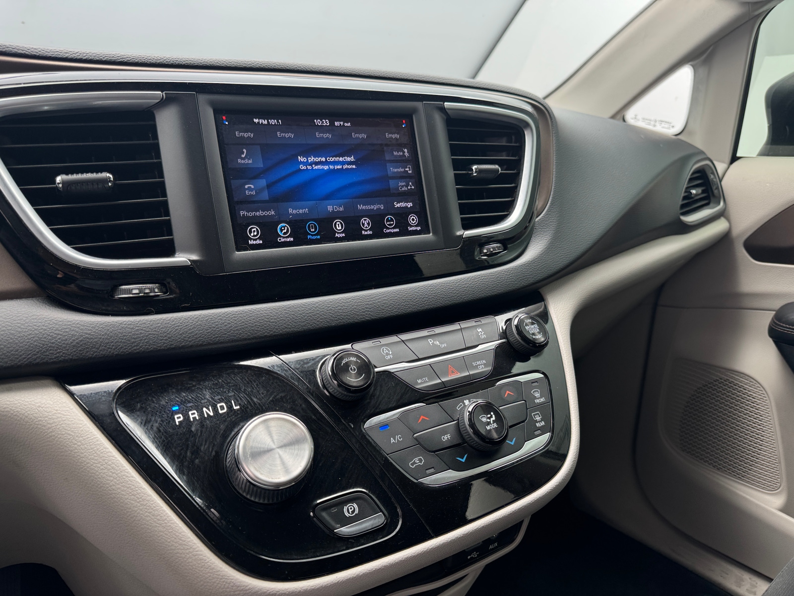 Thumbnail: 2018 Chrysler Pacifica - 4