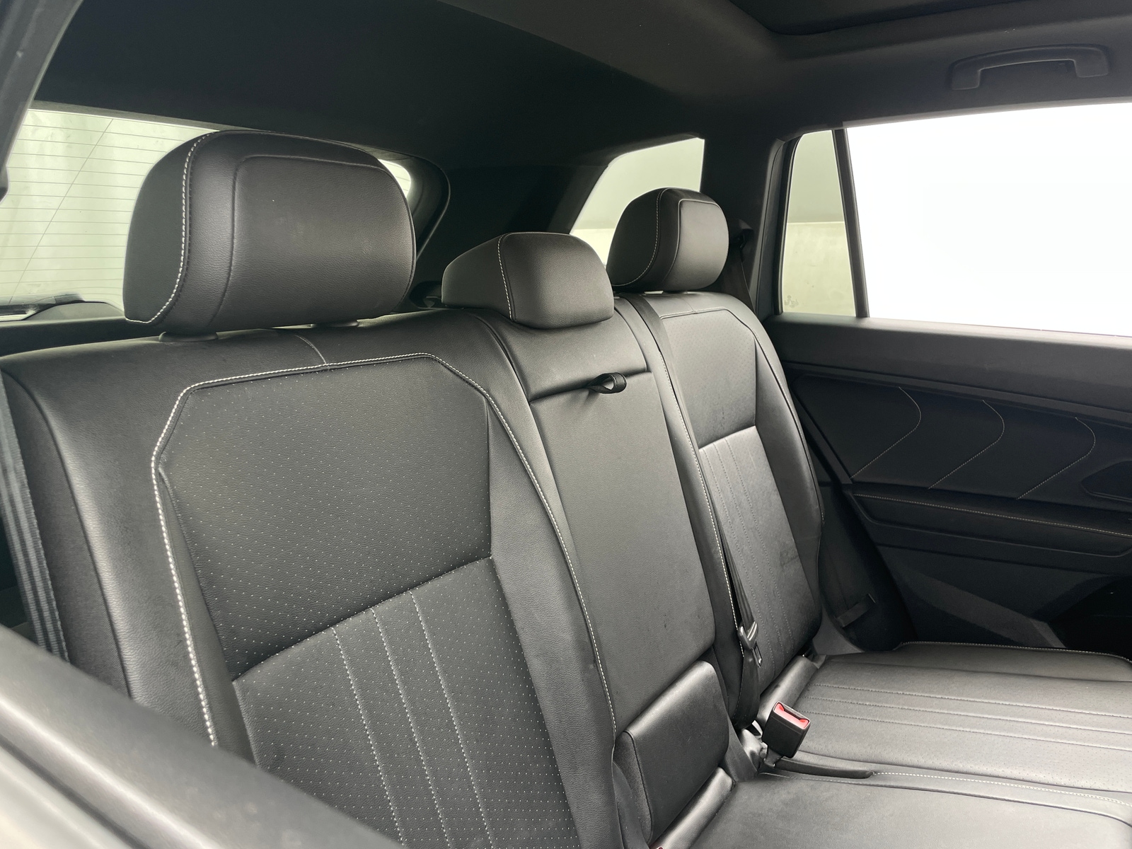 Thumbnail: 2022 Volkswagen Tiguan - 5