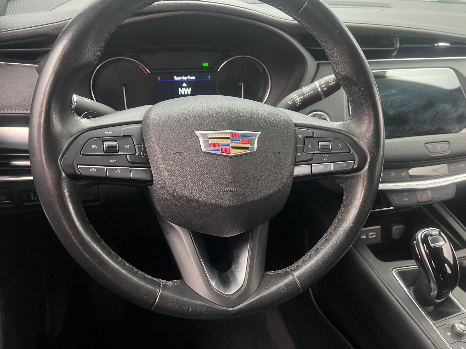 Thumbnail: 2022 Cadillac XT4 - 4