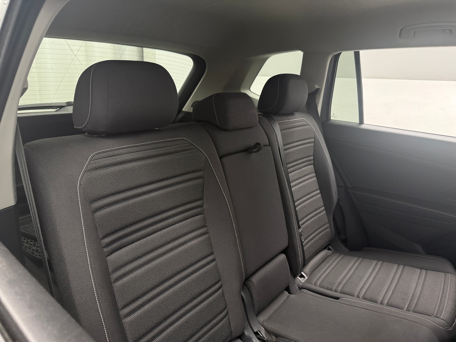 Thumbnail: 2022 Volkswagen Tiguan - 6