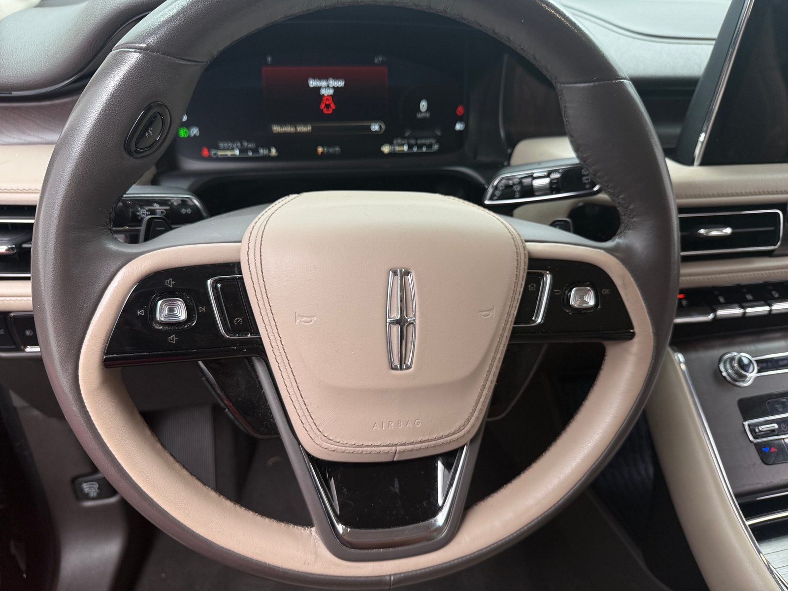 Thumbnail: 2021 Lincoln Aviator - 4