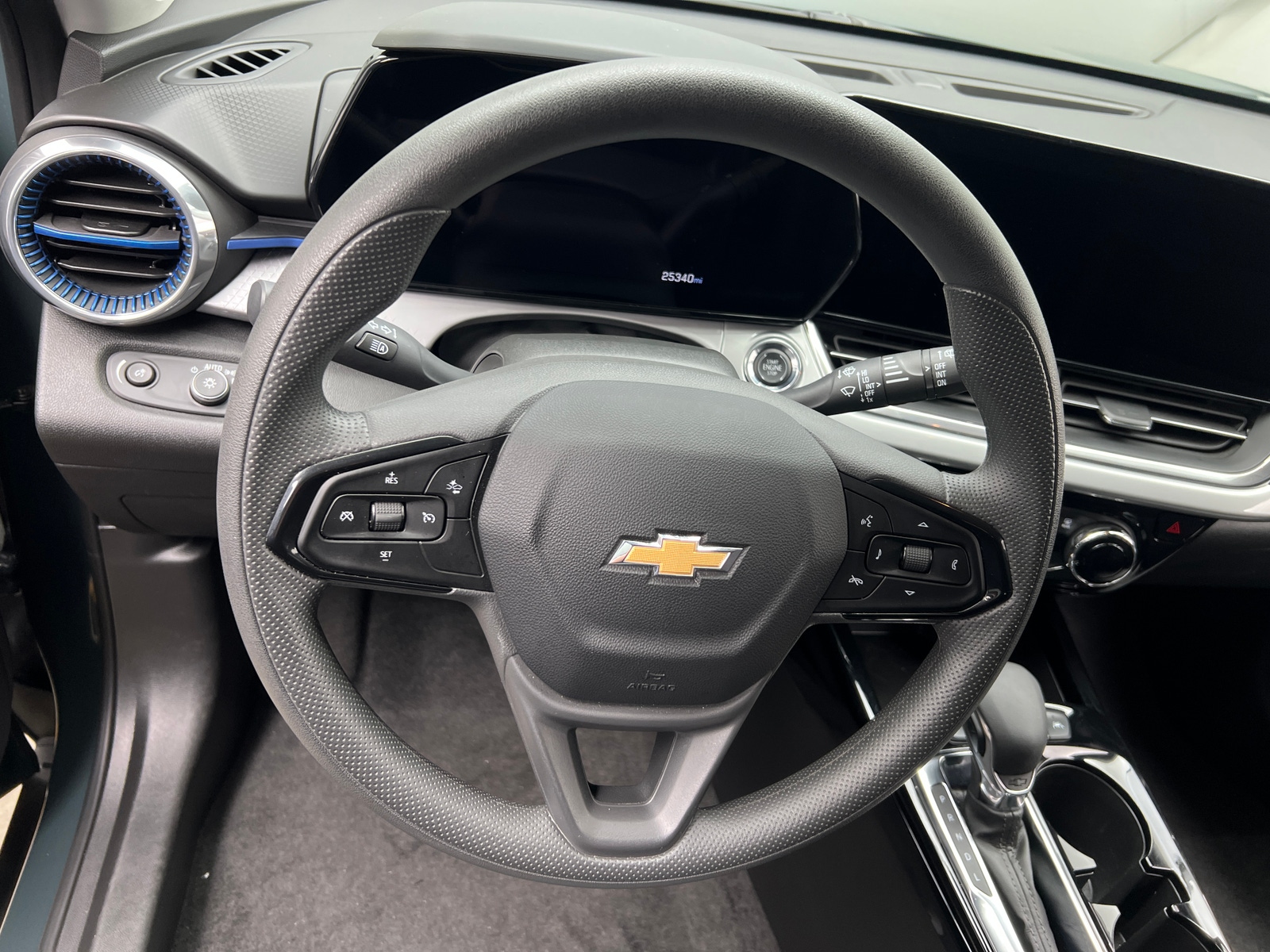 Thumbnail: 2025 Chevrolet Trax - 5