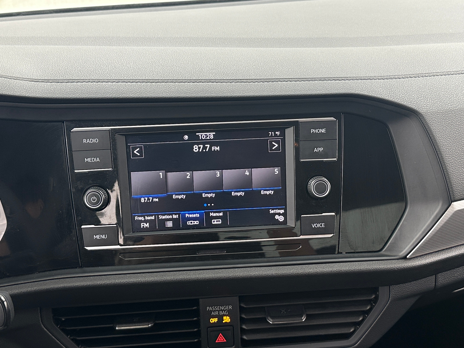 Thumbnail: 2023 Volkswagen Jetta - 4