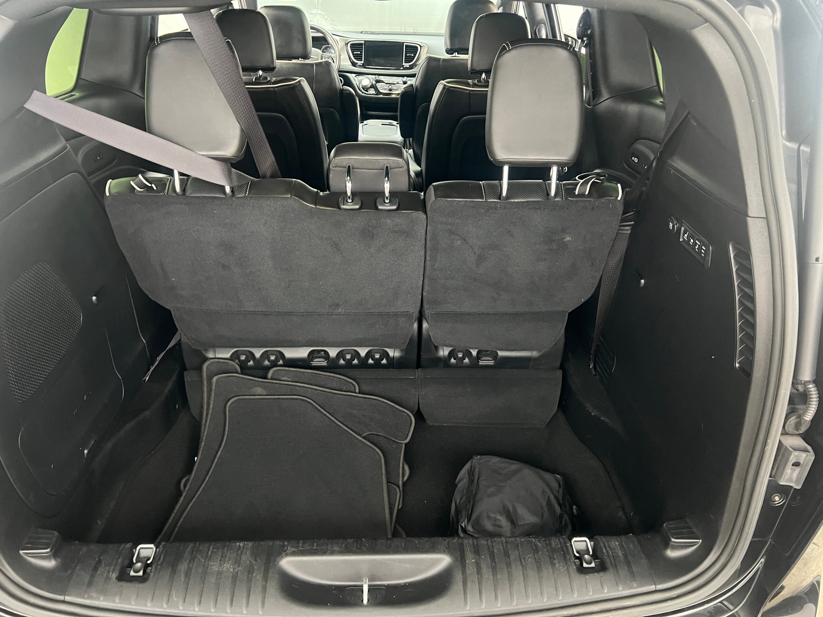 Thumbnail: 2021 Chrysler Pacifica - 6