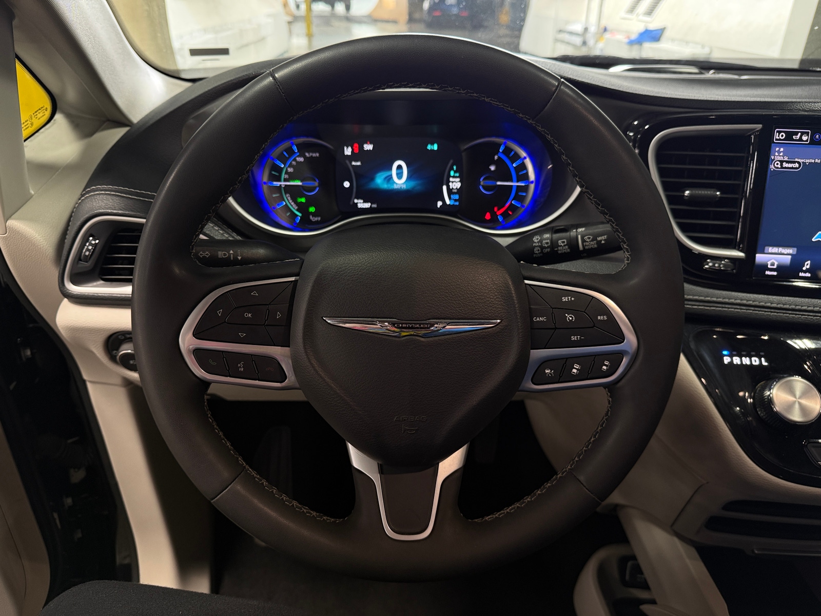 Thumbnail: 2024 Chrysler Pacifica - 4