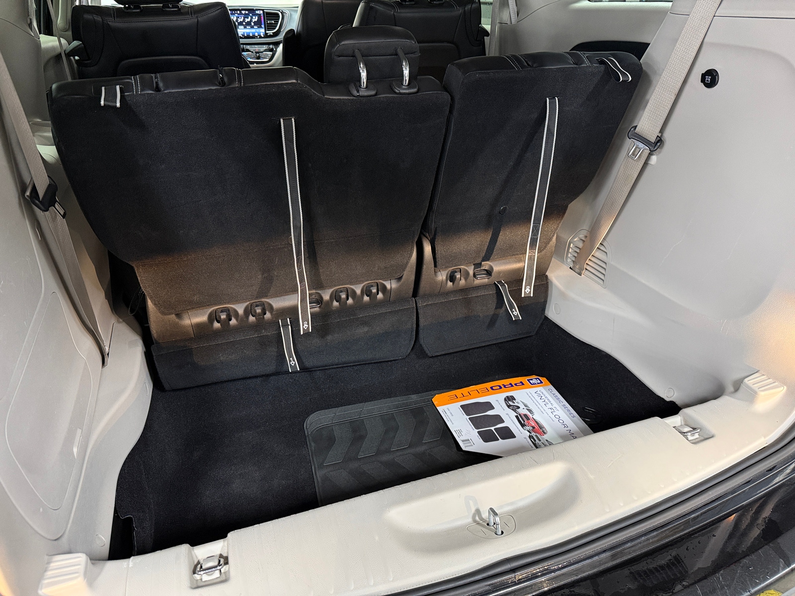 Thumbnail: 2024 Chrysler Pacifica - 6