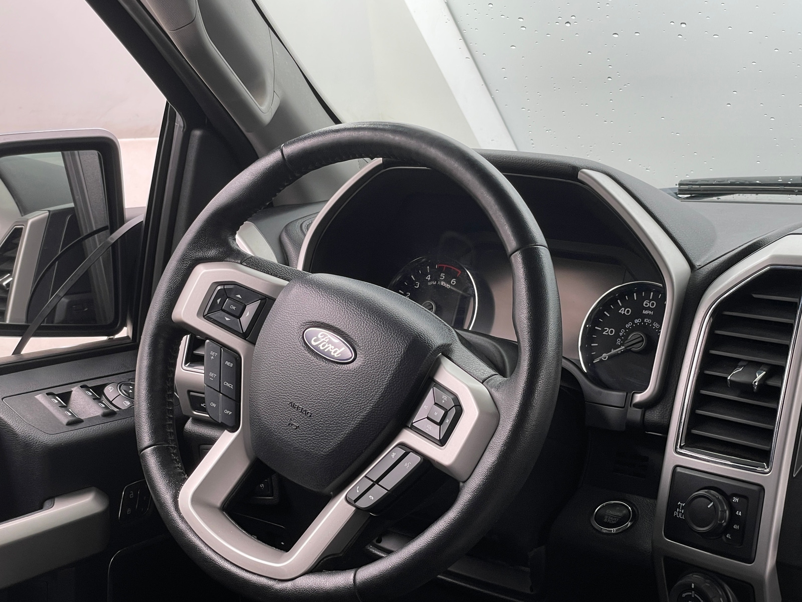 Thumbnail: 2019 Ford Econoline - 4