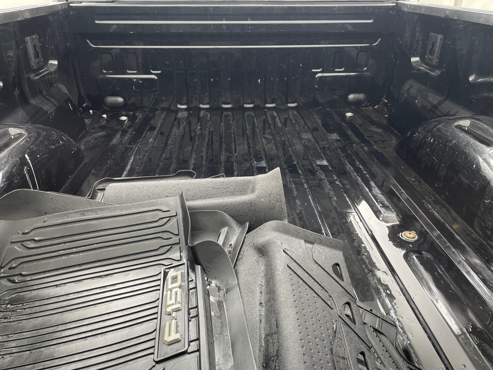 Thumbnail: 2019 Ford Econoline - 6