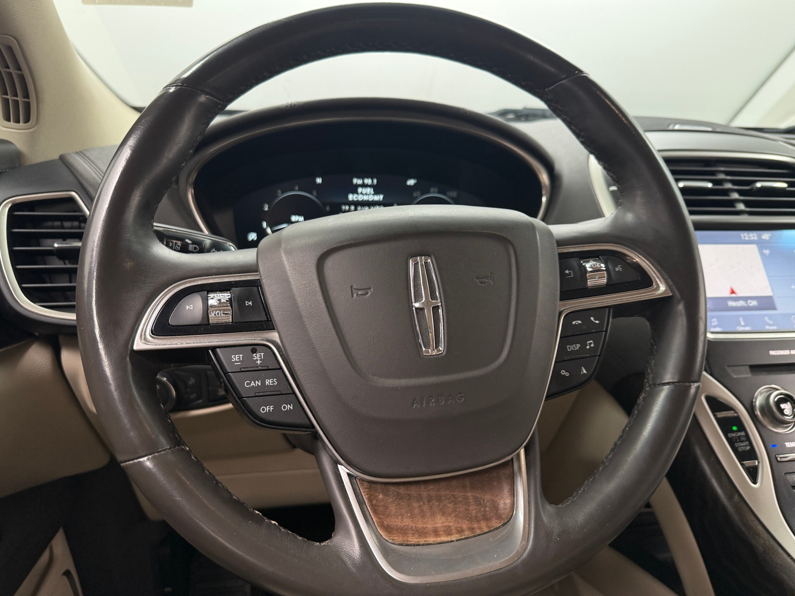 Thumbnail: 2019 Lincoln Nautilus - 4