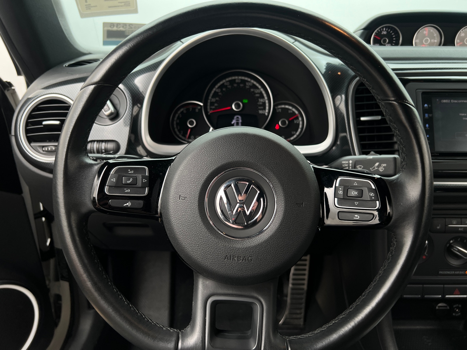 Thumbnail: 2014 Volkswagen Beetle - 3