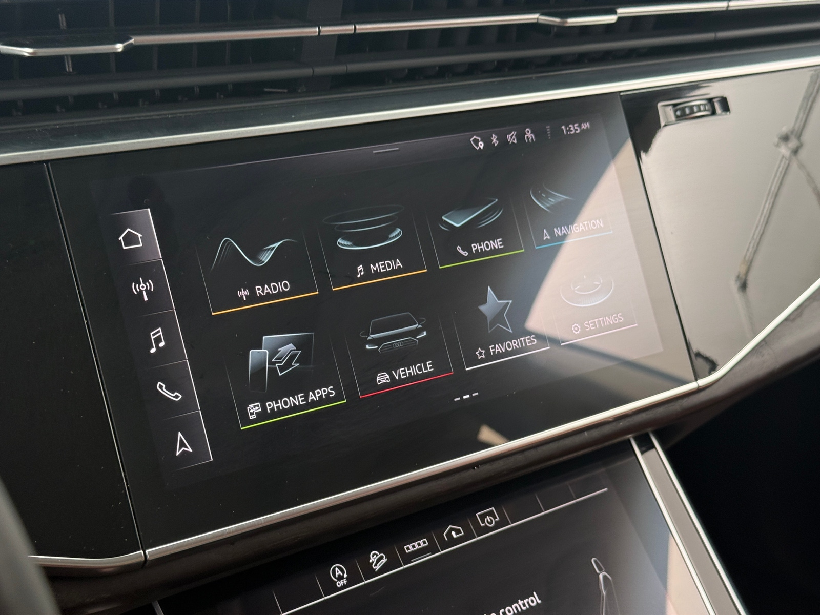 Thumbnail: 2023 Audi Q8 - 3