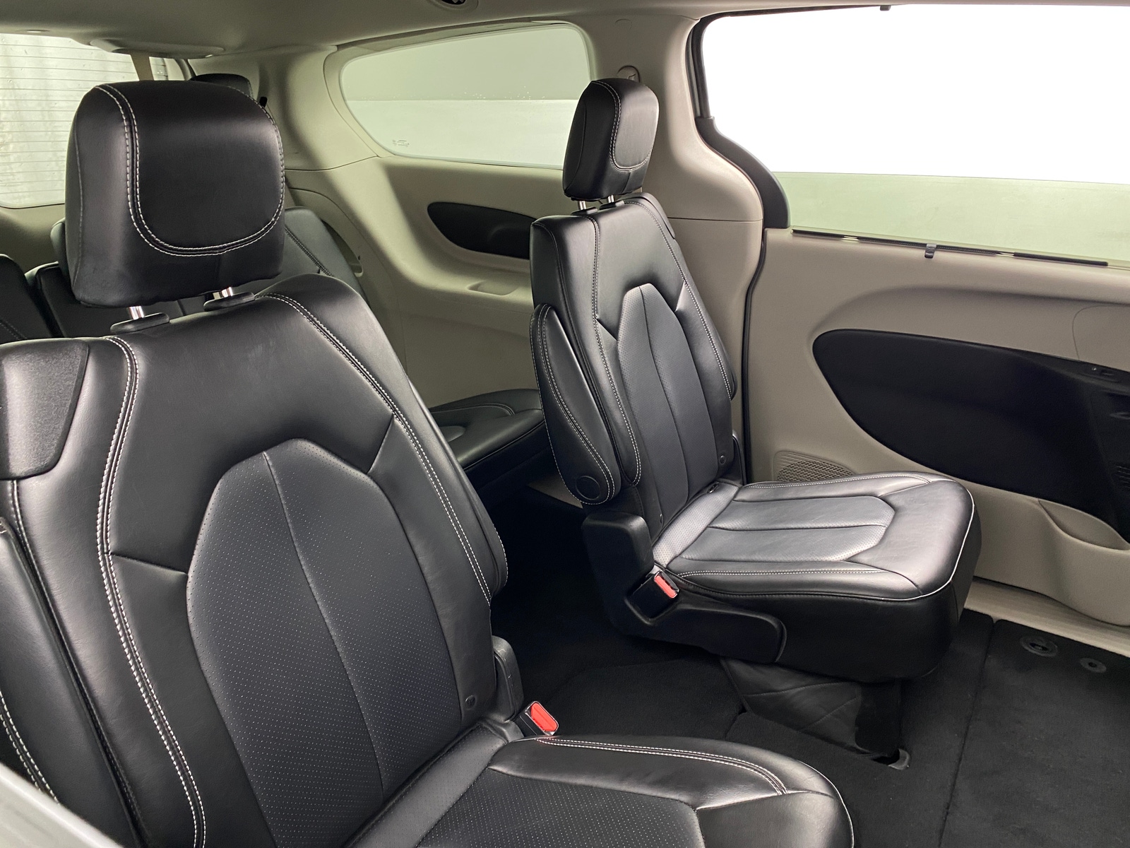 Thumbnail: 2023 Chrysler Pacifica - 5