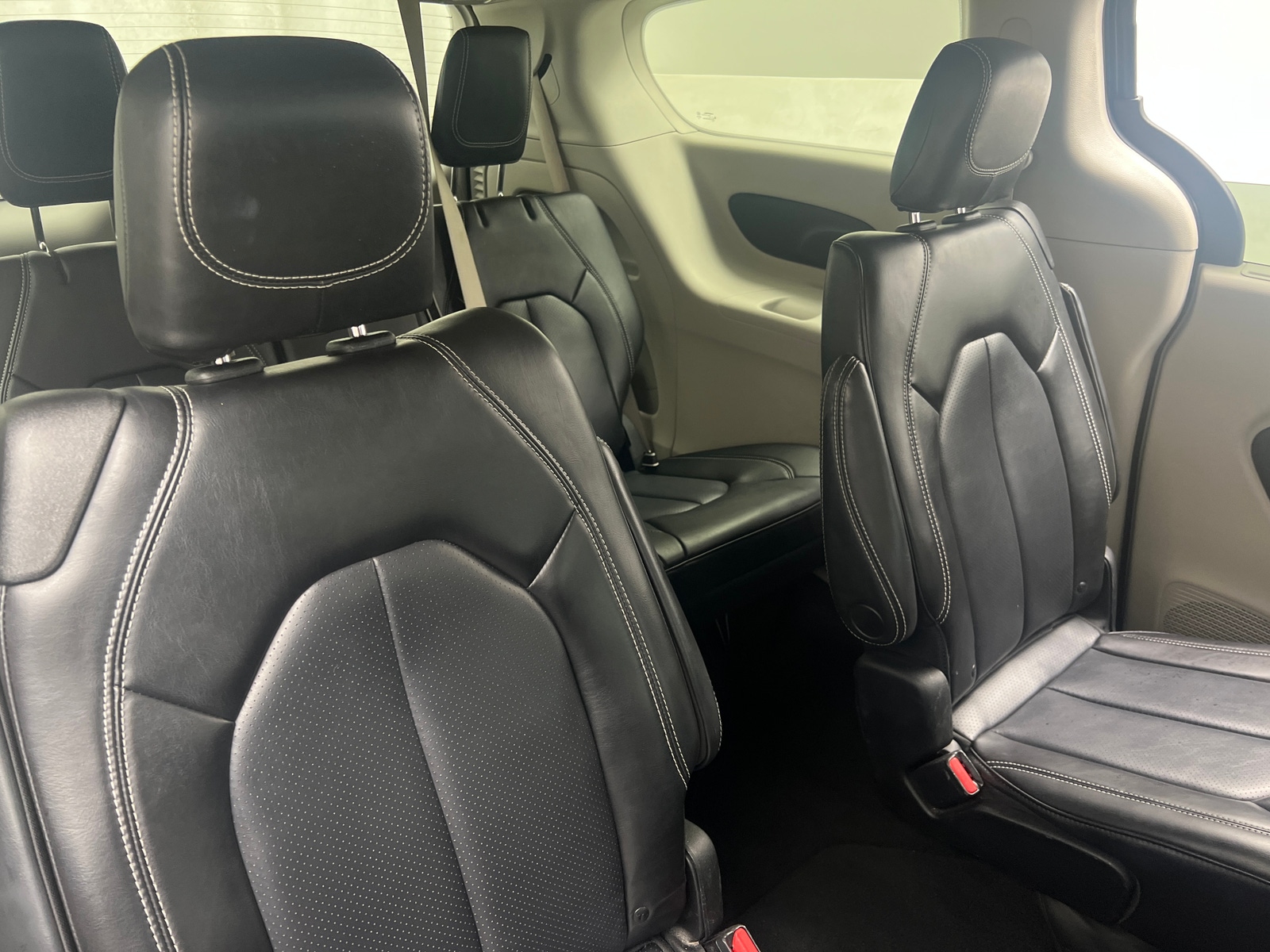 Thumbnail: 2023 Chrysler Pacifica - 5