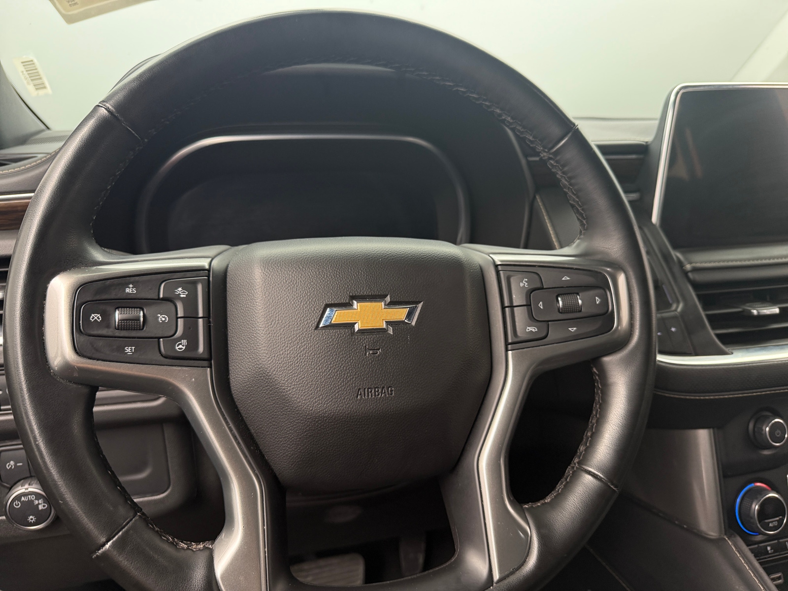 Thumbnail: 2023 Chevrolet Suburban - 4