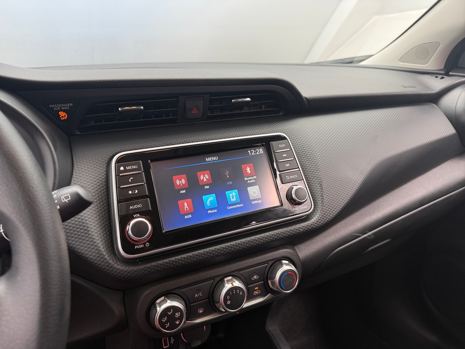 Thumbnail: 2024 Nissan Kicks - 4